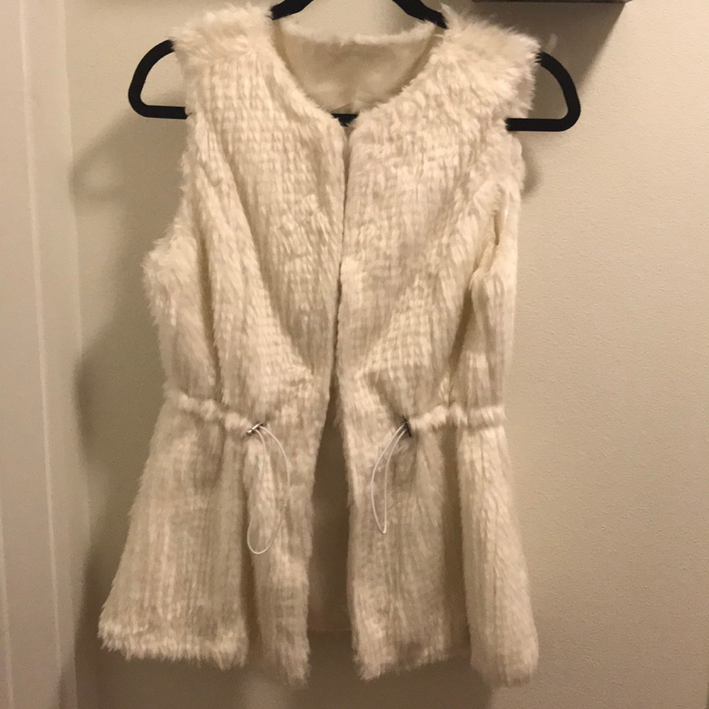 ‼️SALE -Francesca’s collection Fur Vest